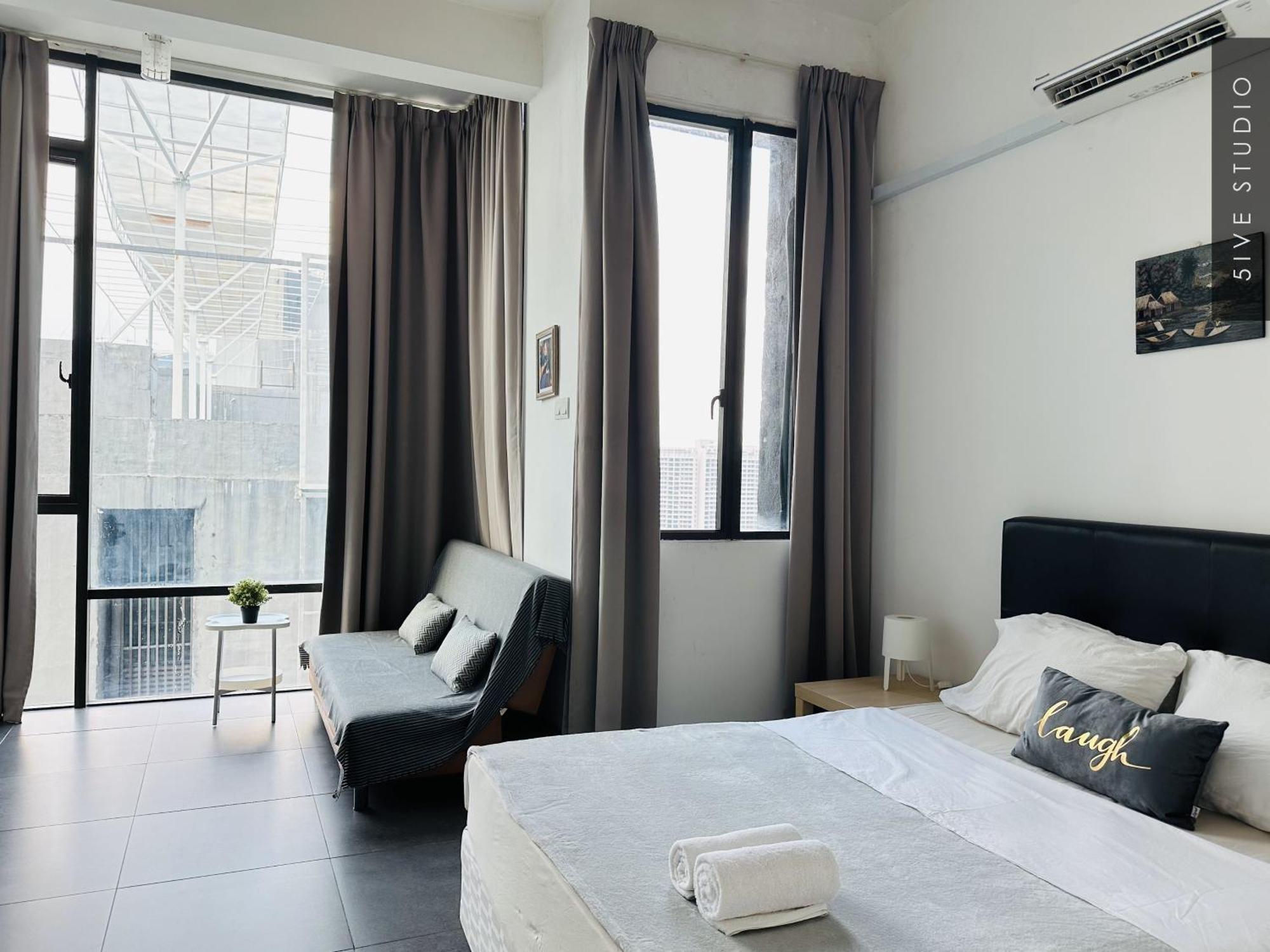 Five Studio - Empire Damansara Petaling Jaya Extérieur photo