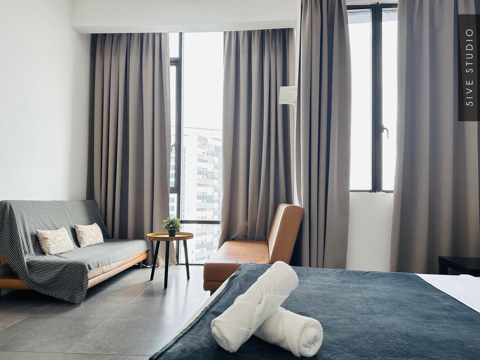 Five Studio - Empire Damansara Petaling Jaya Extérieur photo