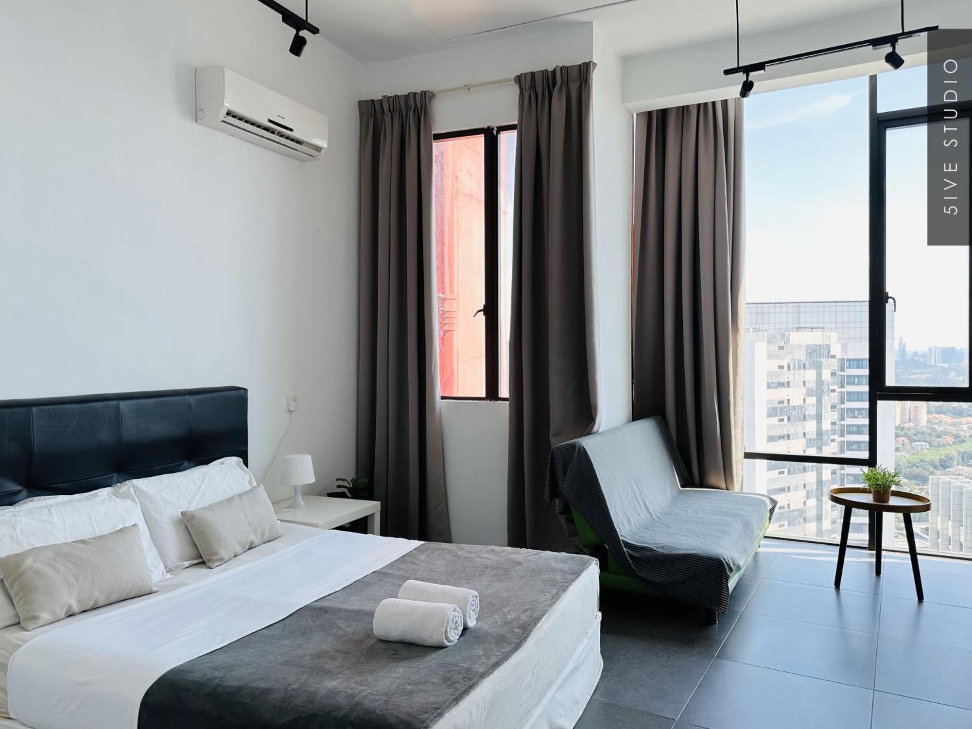 Five Studio - Empire Damansara Petaling Jaya Extérieur photo